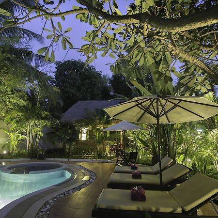 Angkor Yellow Villa Siem Reap Exterior photo