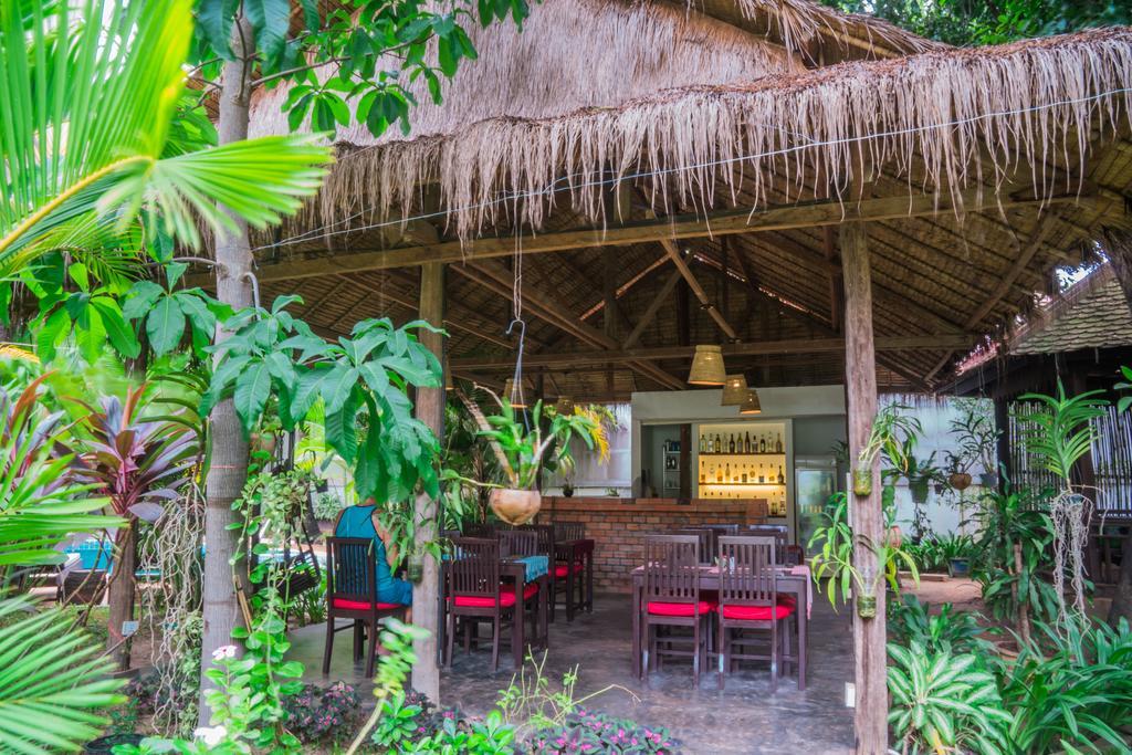 Angkor Yellow Villa Siem Reap Exterior photo
