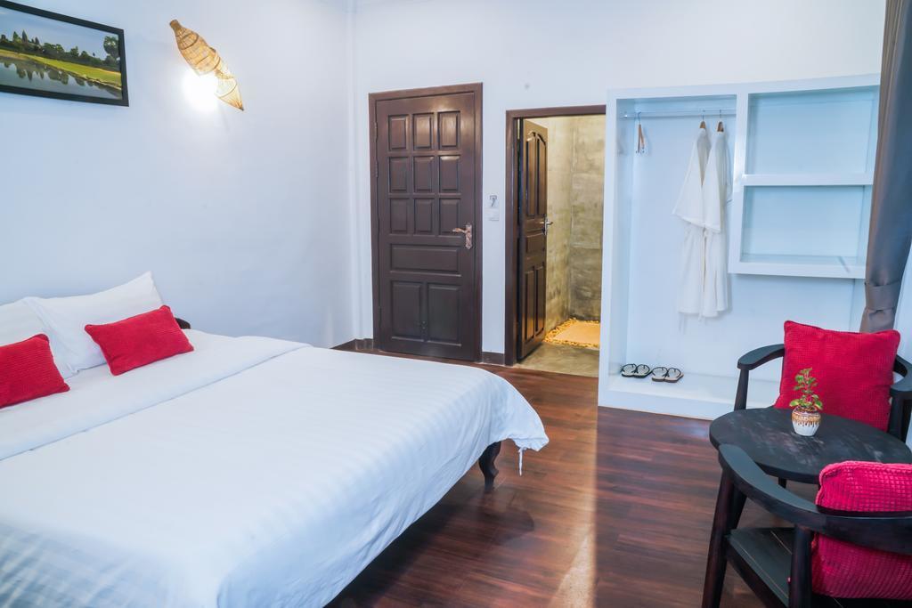 Angkor Yellow Villa Siem Reap Exterior photo