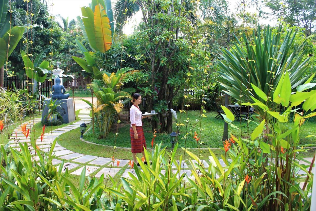 Angkor Yellow Villa Siem Reap Exterior photo