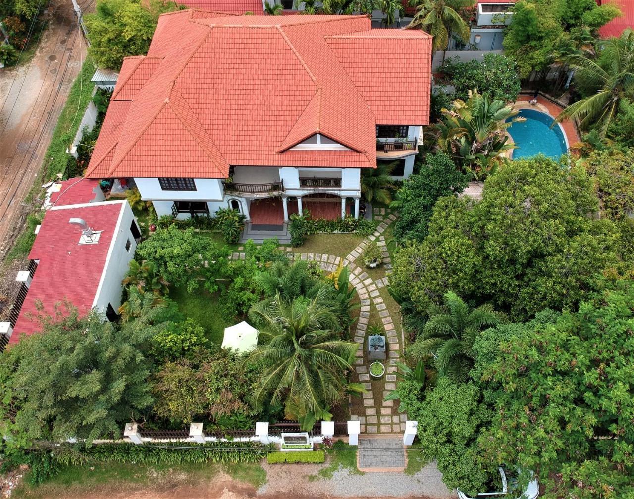 Angkor Yellow Villa Siem Reap Exterior photo