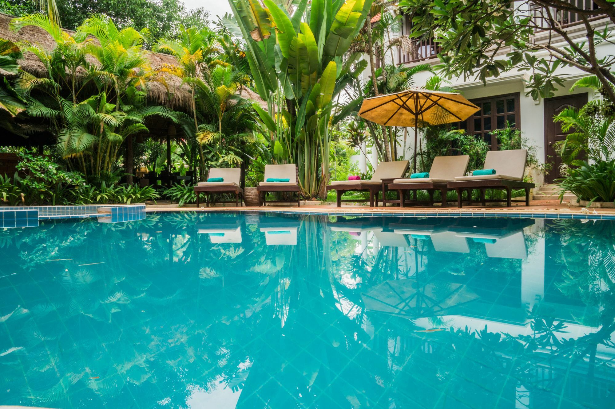 Angkor Yellow Villa Siem Reap Exterior photo