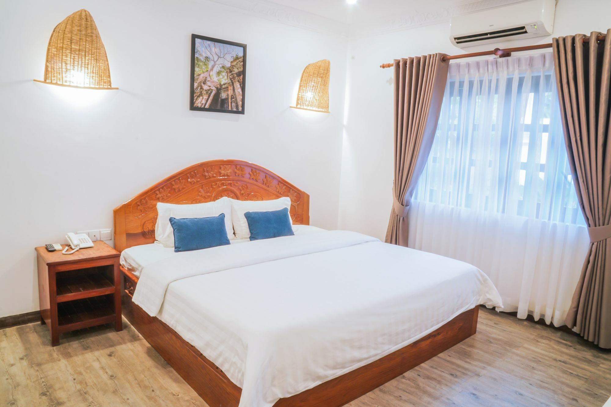 Angkor Yellow Villa Siem Reap Exterior photo
