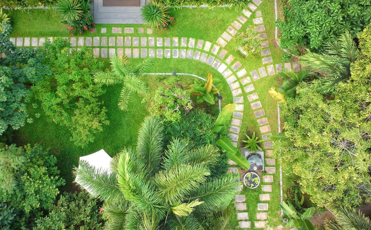 Angkor Yellow Villa Siem Reap Exterior photo
